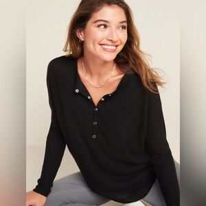 Old Navy Women's Black Waffle Knit Henley Long Sleeve Medium